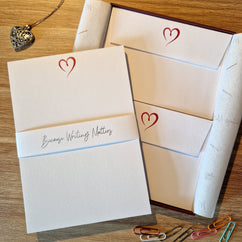 Me Loovely Love Heart Letter Writing Set with Envelopes in Gift Box (Set of 18)
