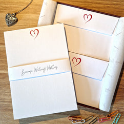 Me Loovely Love Heart Letter Writing Set with Envelopes in Gift Box (Set of 18)