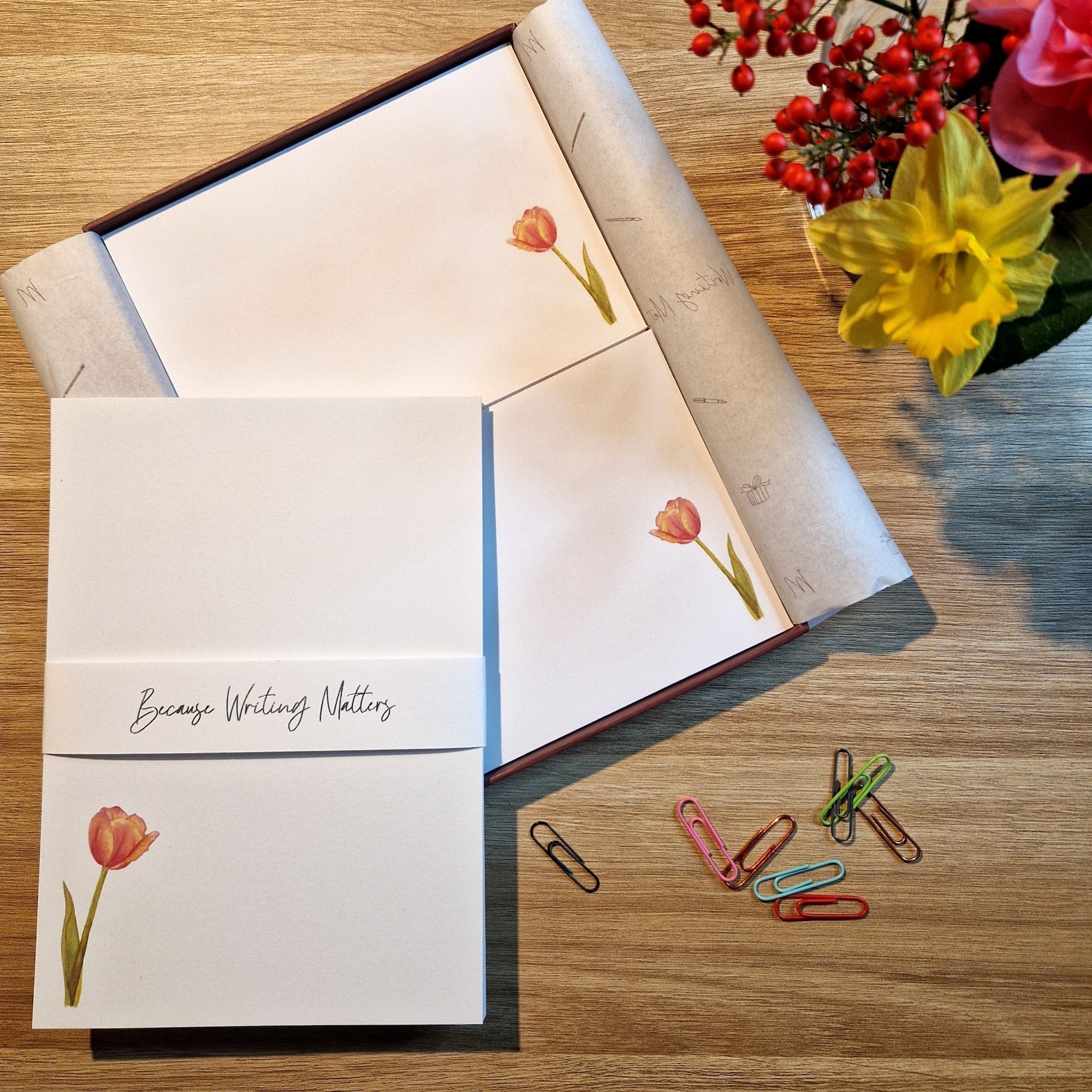 Gift Writing File Me Loovely Tulip Letter Writing Set with Envelopes in Gift Box (Set of